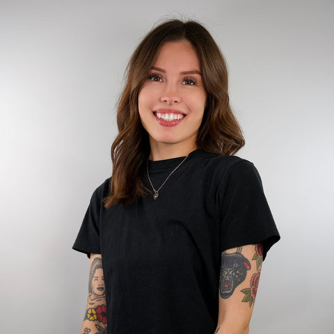 Chloe: Shop Manager At Mueller